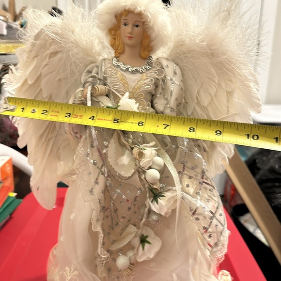 Vintage! Gorgeous White Angel with Real Like Wings Tree Topper! - Picture 9 of 9